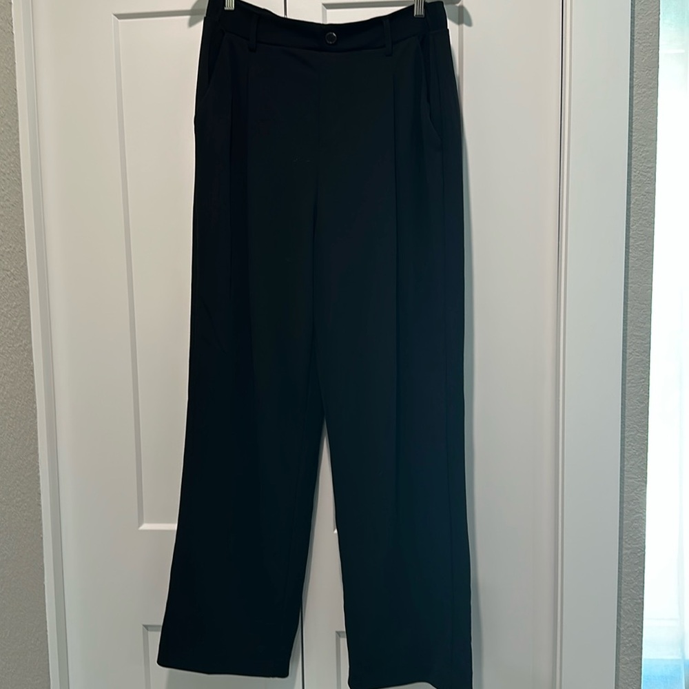 Black wider leg dress pants made by ONE5ONE. Size large stretchy waist
